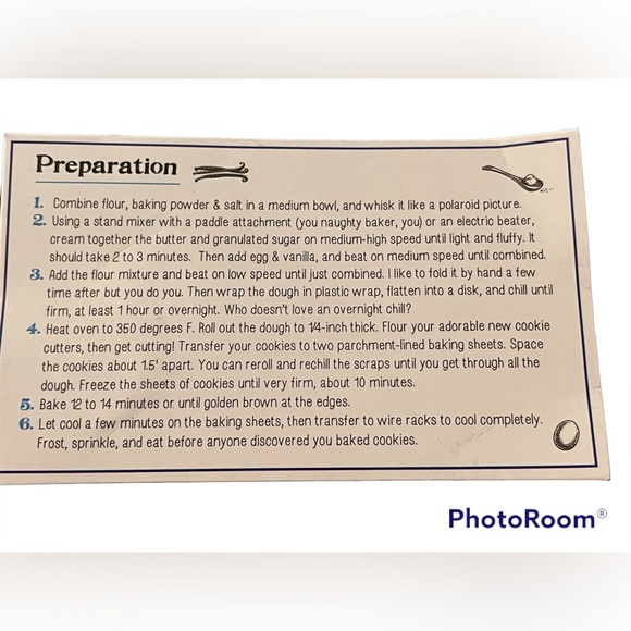 Ellen Degeneres Holiday Cookie Cutter Set, Bag and Recipe Card - Picture 5 of 5